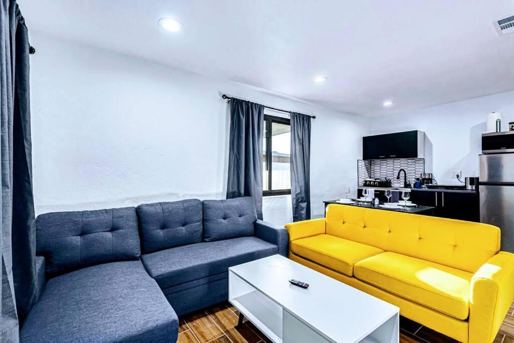 Phoenix Retreat - 1 Bedroom King Suite With 2 Smart Tvs - 10 Min From Airp - Unit B Exteriér fotografie